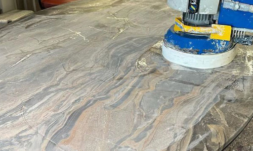 CT residential & commercial cleaners wax floors with pro grade equipment.
